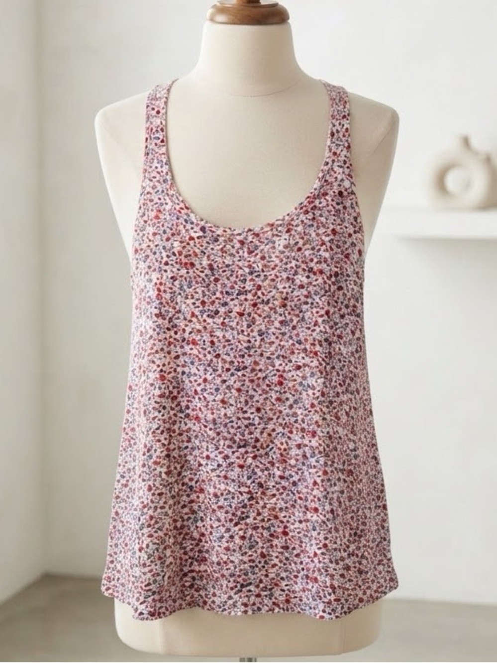 Dynamite| Y2K White Flowy Racerback Tank w/Pink & Indigo Micro-Floral Sz M